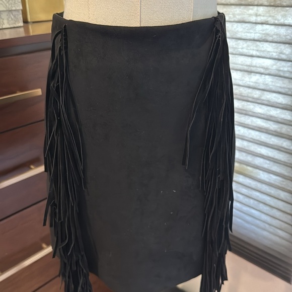 Woman's Faux Suede Black Fringe Stretch Mini Skirt. Size Small - Picture 1 of 5
